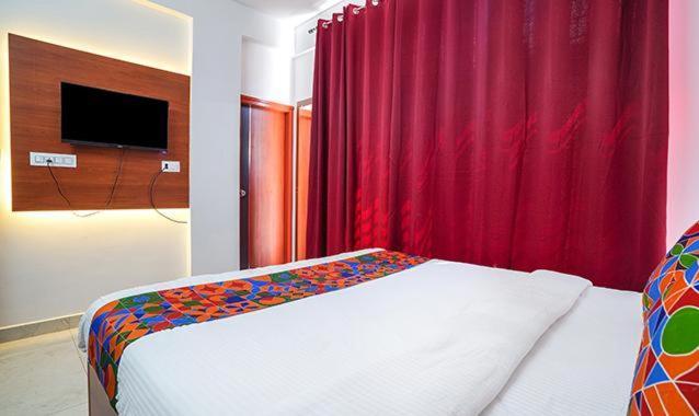 Hotel Royal Platinum Bangalore Exterior photo
